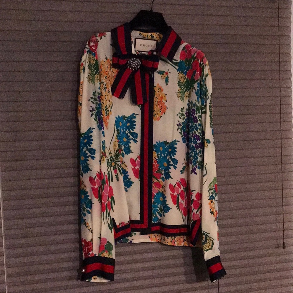 Woman Gucci blouse